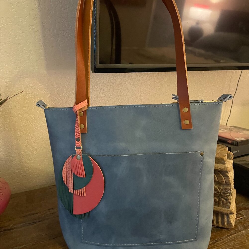 Portland Leather Tote Bag  Size Small  Zipper Closure